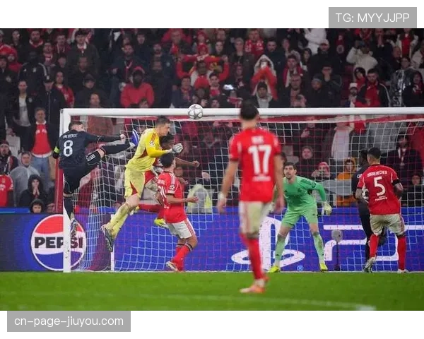 本菲卡门将特鲁宾多次关键扑救 但未能阻止世界波